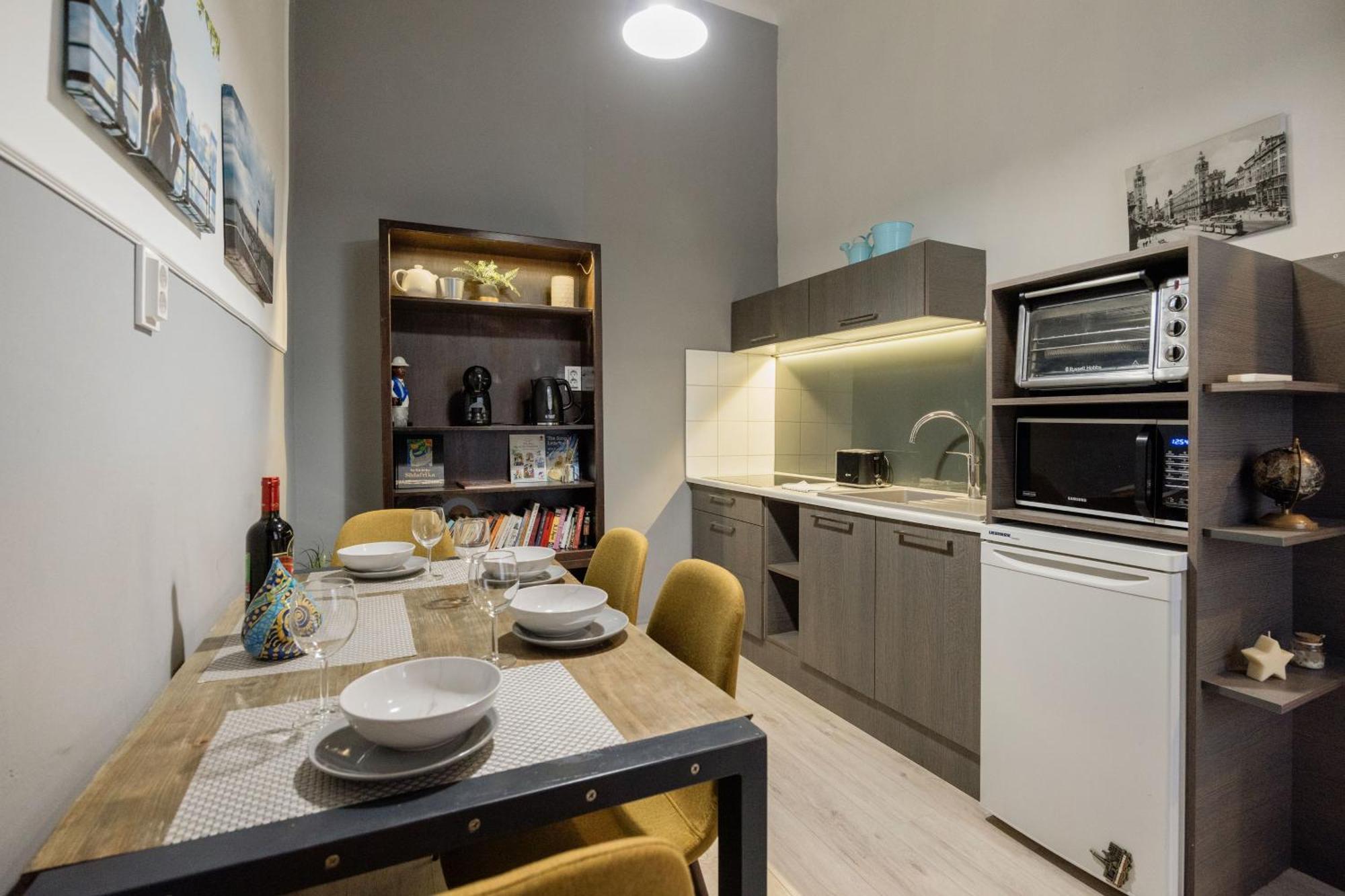 شقة Urban Tranquillity By The Main Shopping Street بودابست المظهر الخارجي الصورة